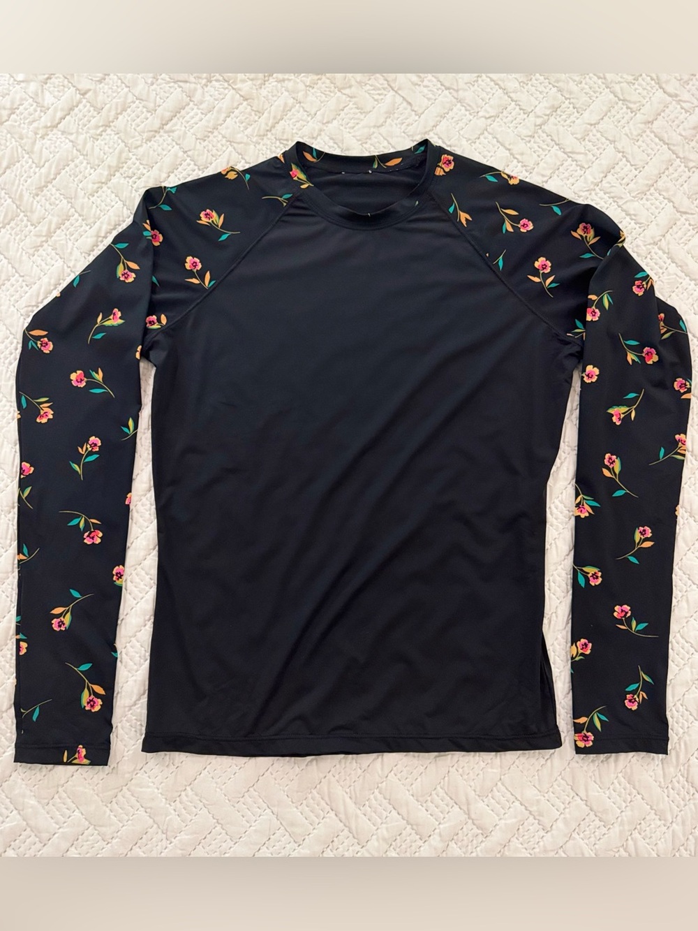 Billabong Women’s Rash Guard for Surf & Swim, Black Floral, Size Tag Removed